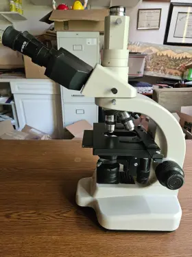 Acc3016 Accu-scope 3016 Trinocular Microscope With 4x 10x 40x And 100x Objectives