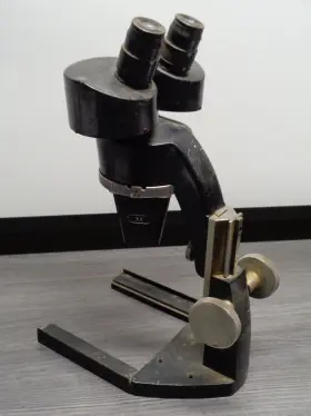 B-26-8 American Optical Ao Spencer 3 Stage Microscope Model Old And Dirty