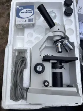 12070445 Amscope Microscope