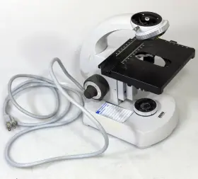 16-9902 Carl Zeiss 16-9902/22 47 09 Microscope With 34 15-99 01 Stage Horse Mount