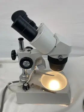 4040 Celestron Stereo Dissecting Microscope Model #4040