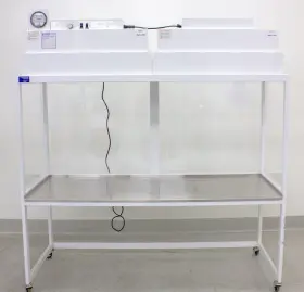 3374727 Cleanrooms International 13203c Vertical Flow Clean Bench 6ft Dual Sam Fan Model