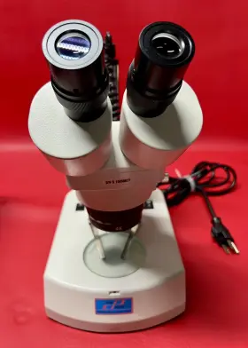 48920-40 Cole Parmer Trinocular Stereozoom Microscope With W10x/20