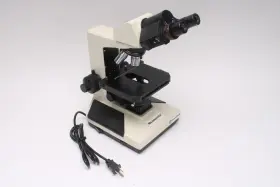 12-561b Fisher Scientific Microscope With Pl4/0.1 Pl10/0.25 Pl 40/0.65 100/1.25