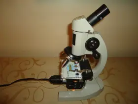 S424539 Fisher Scientific Monocular Light Microscope 40x/10x/4x With 10x Eyepiece Cover