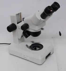 Czm4 Labomed Stereo Zoom Microscope /w 10x/22 - Read Description Eyepieces