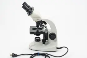 13395h1x Leica Bme Microscope With 4x 10x 40x 100x Achro Objectives Xy Stage Eyepieces #2