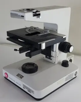 22-eb Leitz Dialux 22 Eb Microscope Powers On Body Only