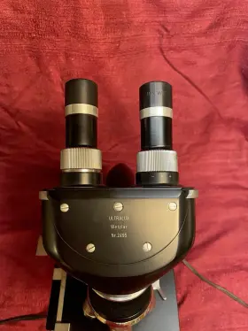 2495 Leitz Ernst Wetzlar Binocular Microscope - 4 Objectives Illuminator Case