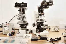 519919 Leitz Pair Hm-pol Petrographic Microscopes With Incident And Transmitted - Digital