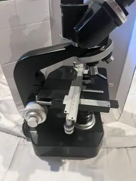 68042 Nikon Microscope #2