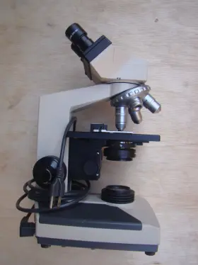 Ch2-cht Olympus Cht / Ch2 Binocular Lab Microscope. Excellent