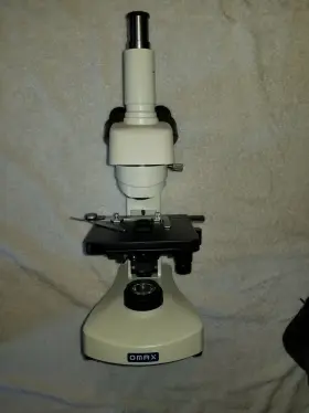 M8311 Omax 8311 Trinocular Compound Microscope