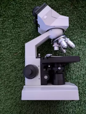 Csm82es Omax Binocular Compound Microscope Rarely Used