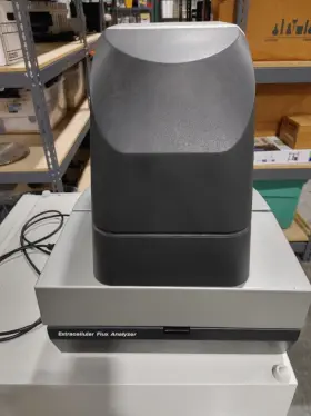 100736-100 Seahorse Xf24 Bioscience Extracellular Flux Analyzer With Monitor