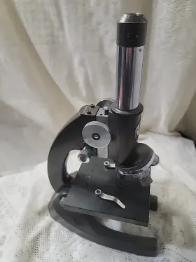 68n3376 Swift Nine Fifty Series Microscope With 3 Objectives