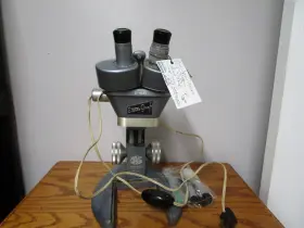 D-4333 The Graf Apsco Co Vintage Stereo Graf-apsco Microscope- Biology Model