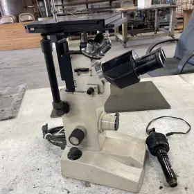 Bi21-8050 Unitron Inverted Microscope Mc85432 With Stage Illuminator And Lens