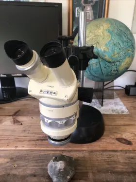 112653 Wild Heerbrugg Herrbrugg M5 Binocular Stereozoom W 20x Eyepieces Focusing Mount Boom Stand