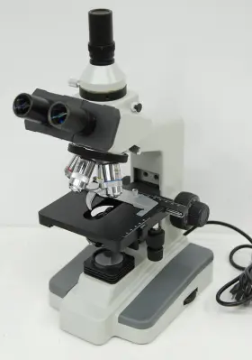 B1-223 Wolfe Trinocular Microscope With 4/10/40/100x Objectives