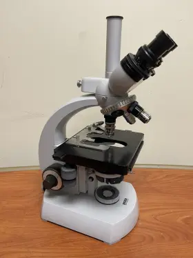 14-9902 Zeiss 14-9902/54 Microscope 47 09 With Eyepieces Trinocular Head 3 Objectives