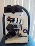 Vanguard 1113AMH Microscope With Dual Eyepieces, Dust Cover Owners Manual Euc. Fixed Price $189.00.